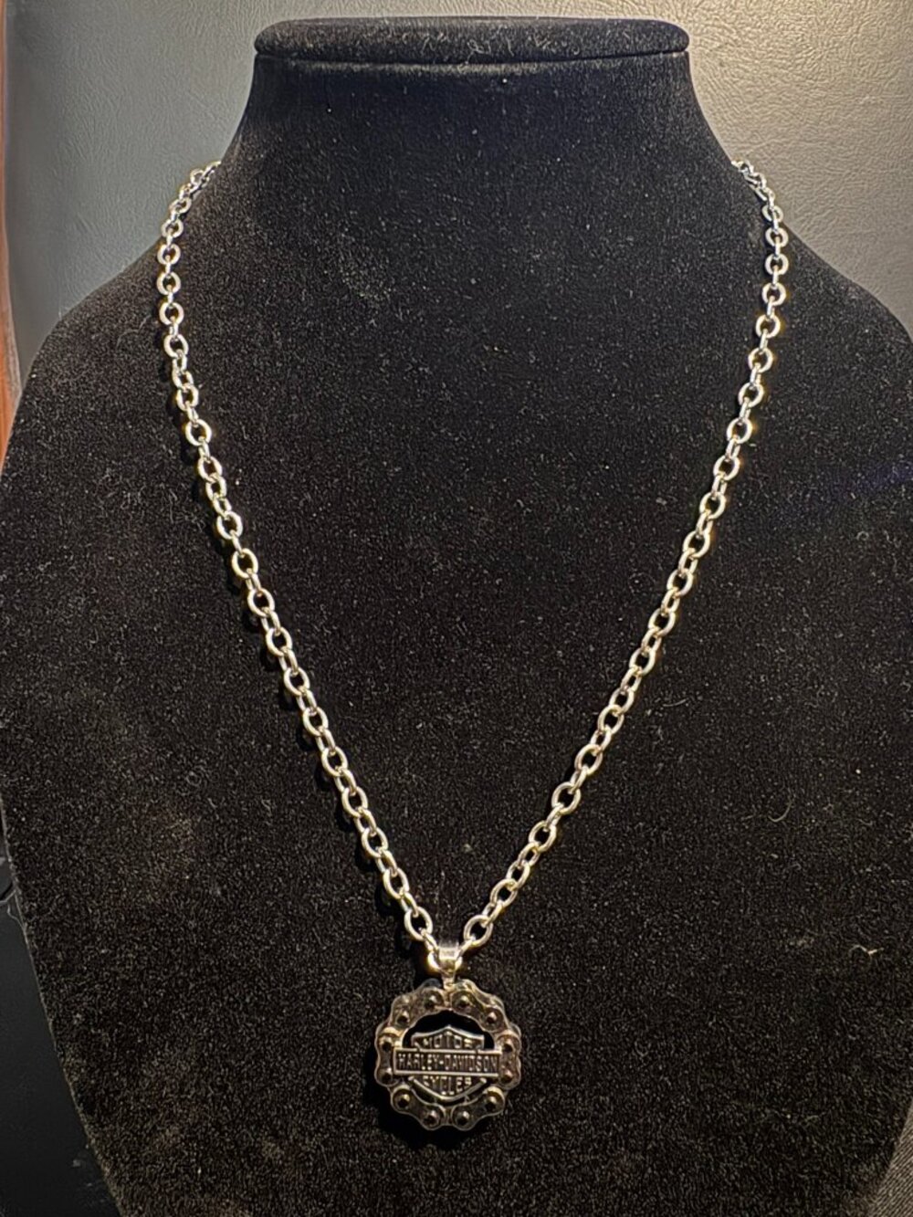 HARLEY DAVIDSON BAR & SHIELD BIKE CHAIN NECKLACE